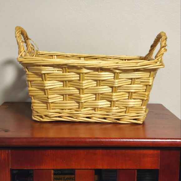 Vintage wicker basket with handles - Picture 1 of 8